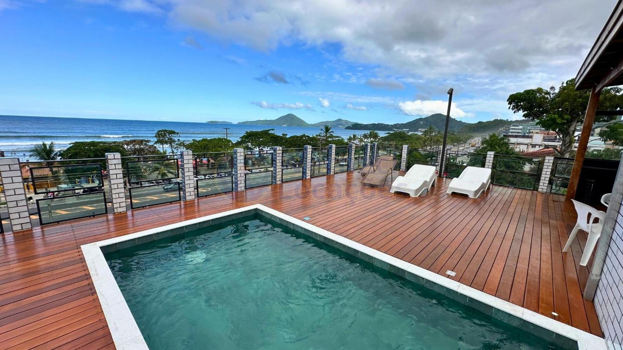 Apartamento de 3 Quartos com Piscina Privativa